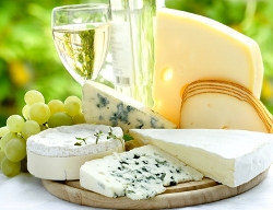 Sardischer Käse und Wein